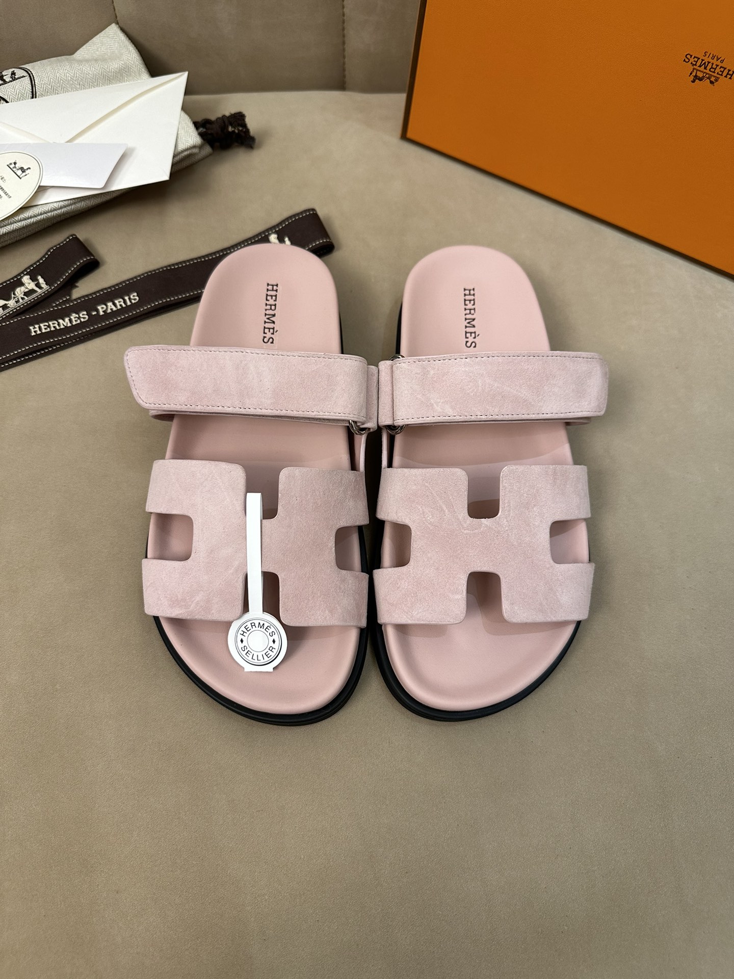 에르메스 시프레 샌들