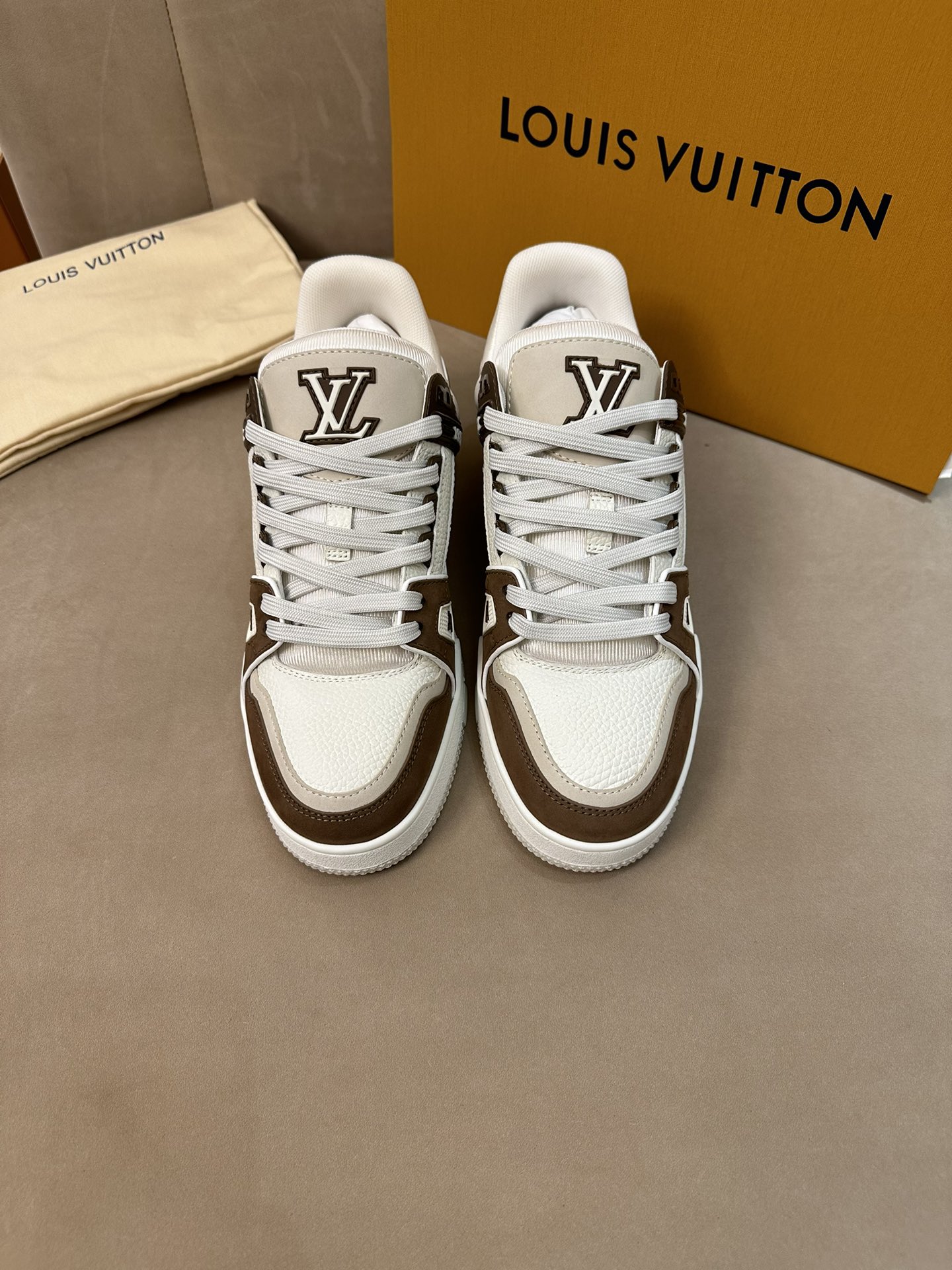 루이비통 스니커즈 