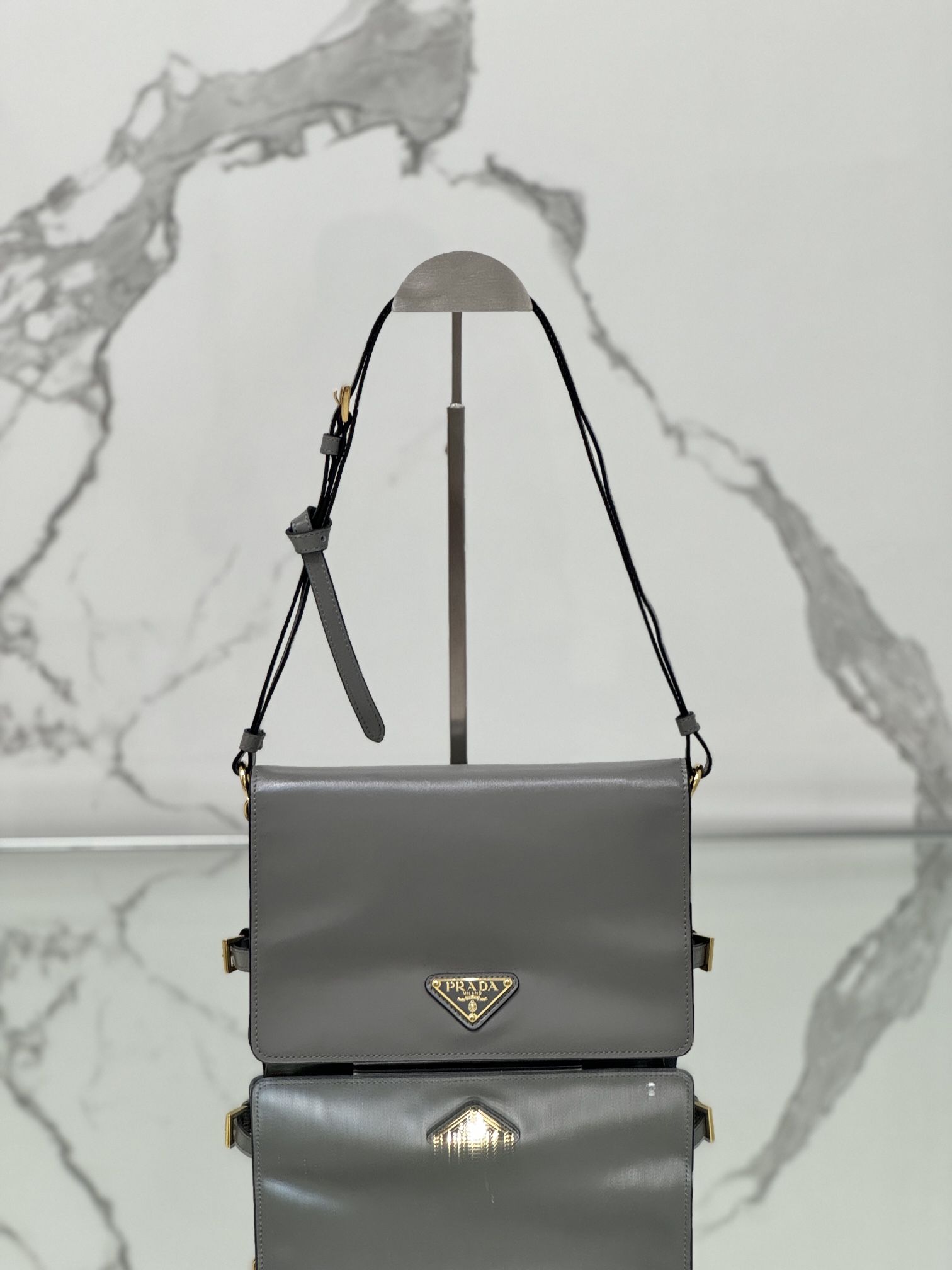 프라다 메신저백