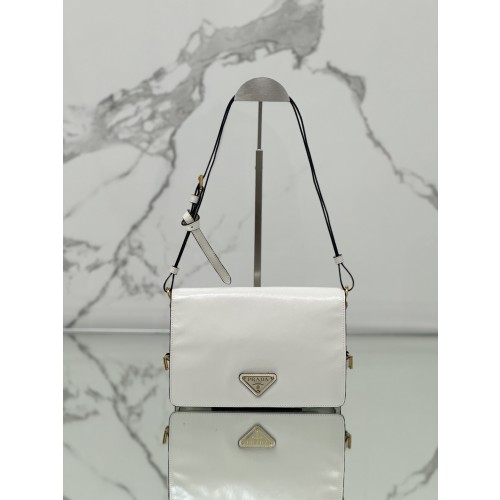 프라다 메신저백