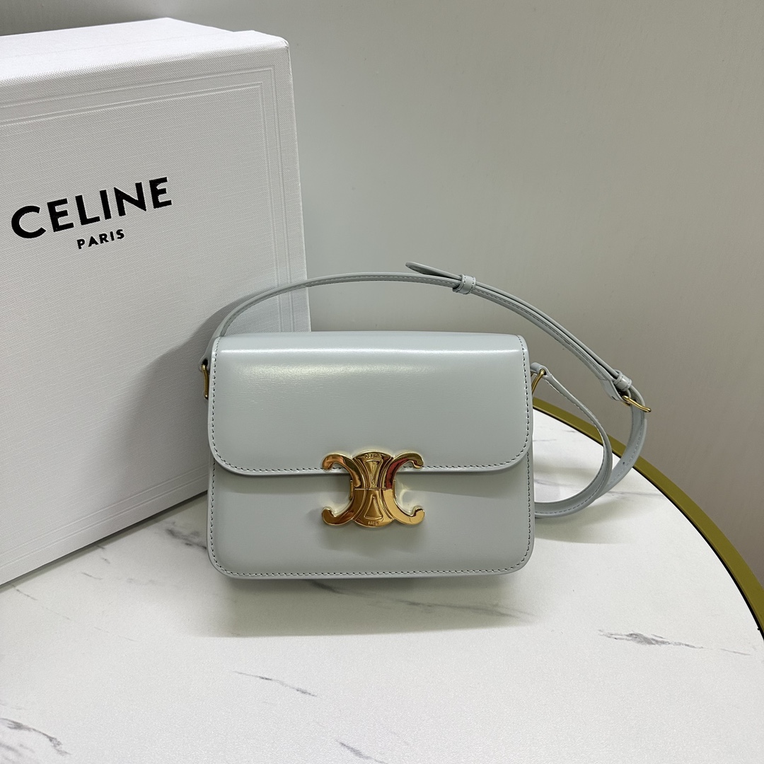 셀린느 틴 트리옹프 백 샤이니 카프스킨 소프트 블루