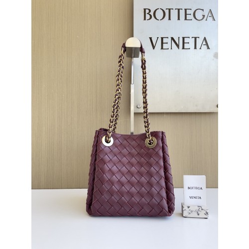 보테가베네타 25년신상 파라슈트 체인 숄더백 817175