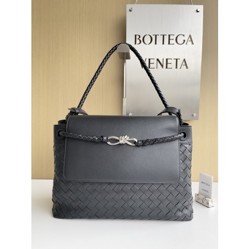 보테가베네타 25년 신상 안디아모 미디엄 메신저백 807715