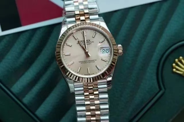 롤렉스 데이저스트 28mm