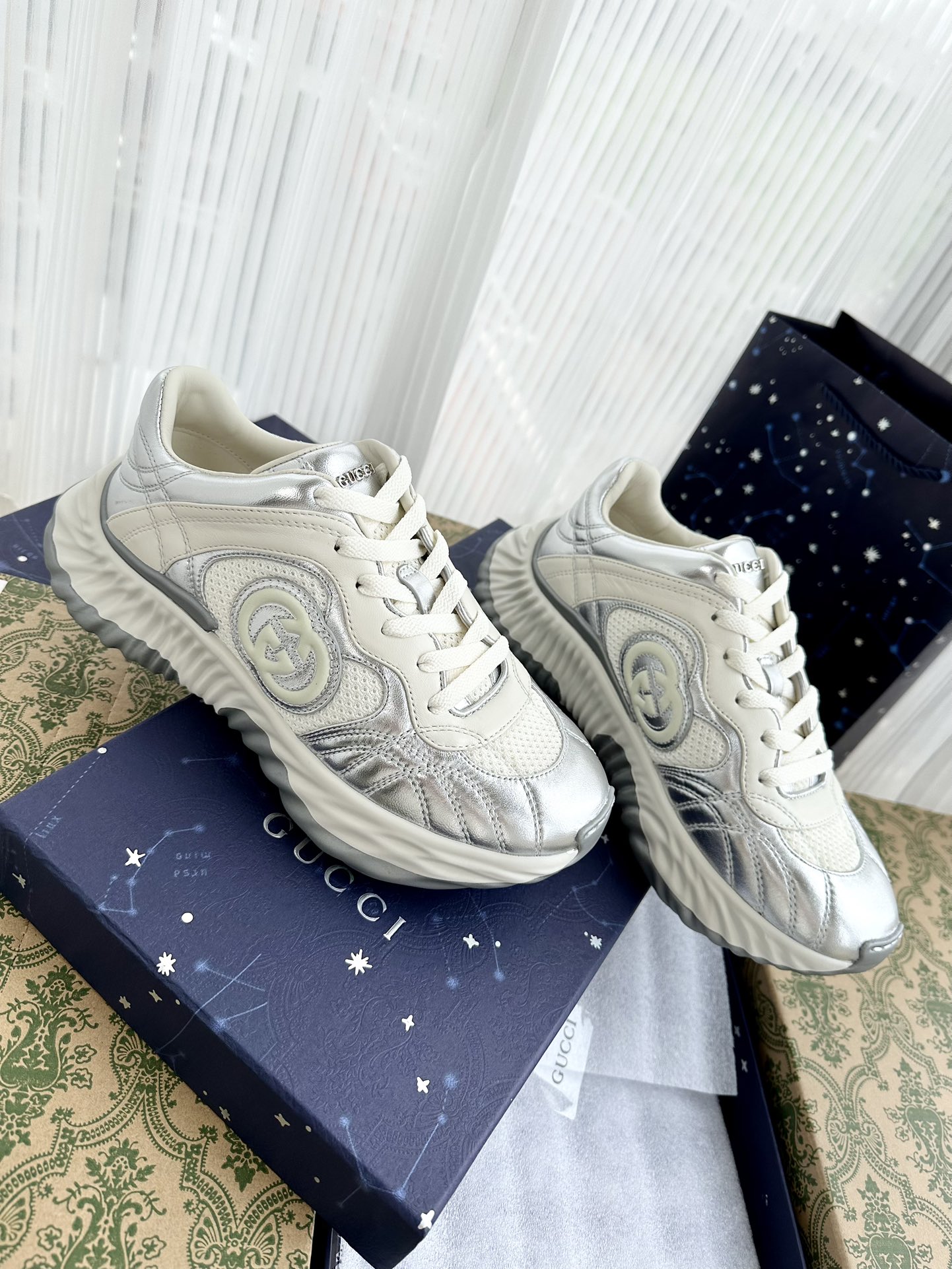 구찌 리플 스니커즈