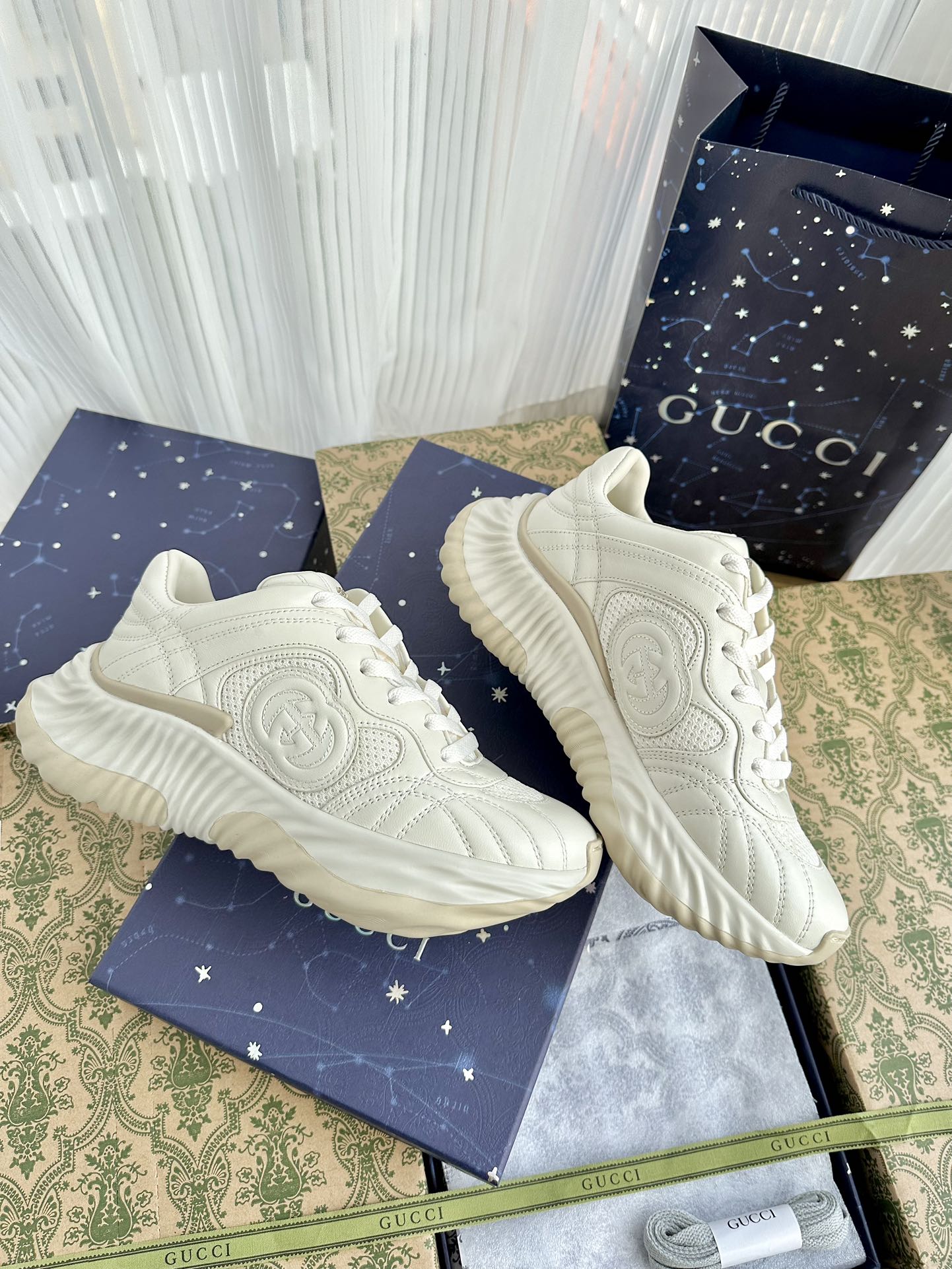 구찌 리플 스니커즈