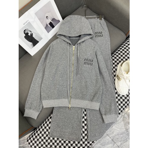 미우미우 25S/S 후드 트레이닝 세트