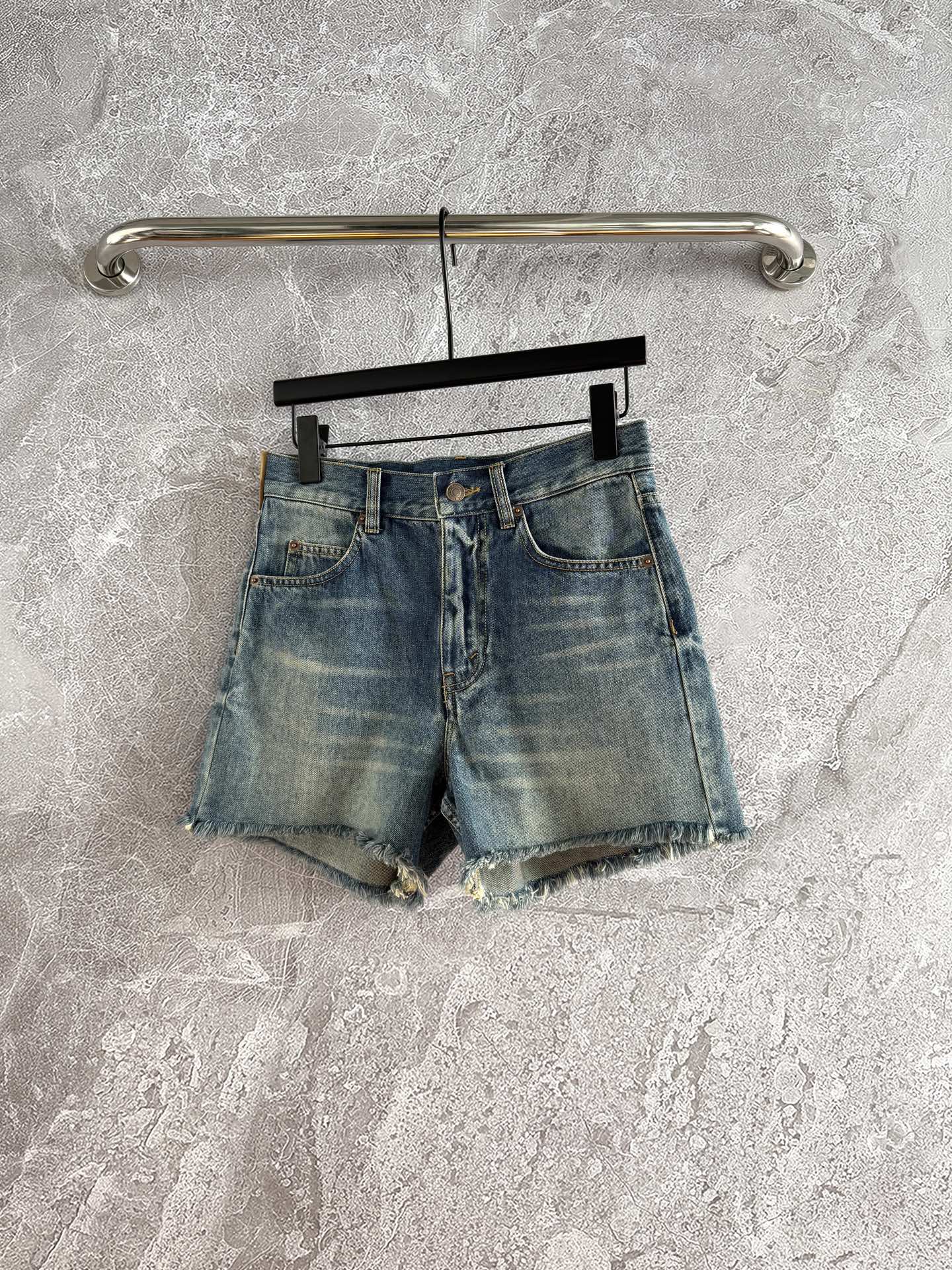 셀린느 데님 반바지