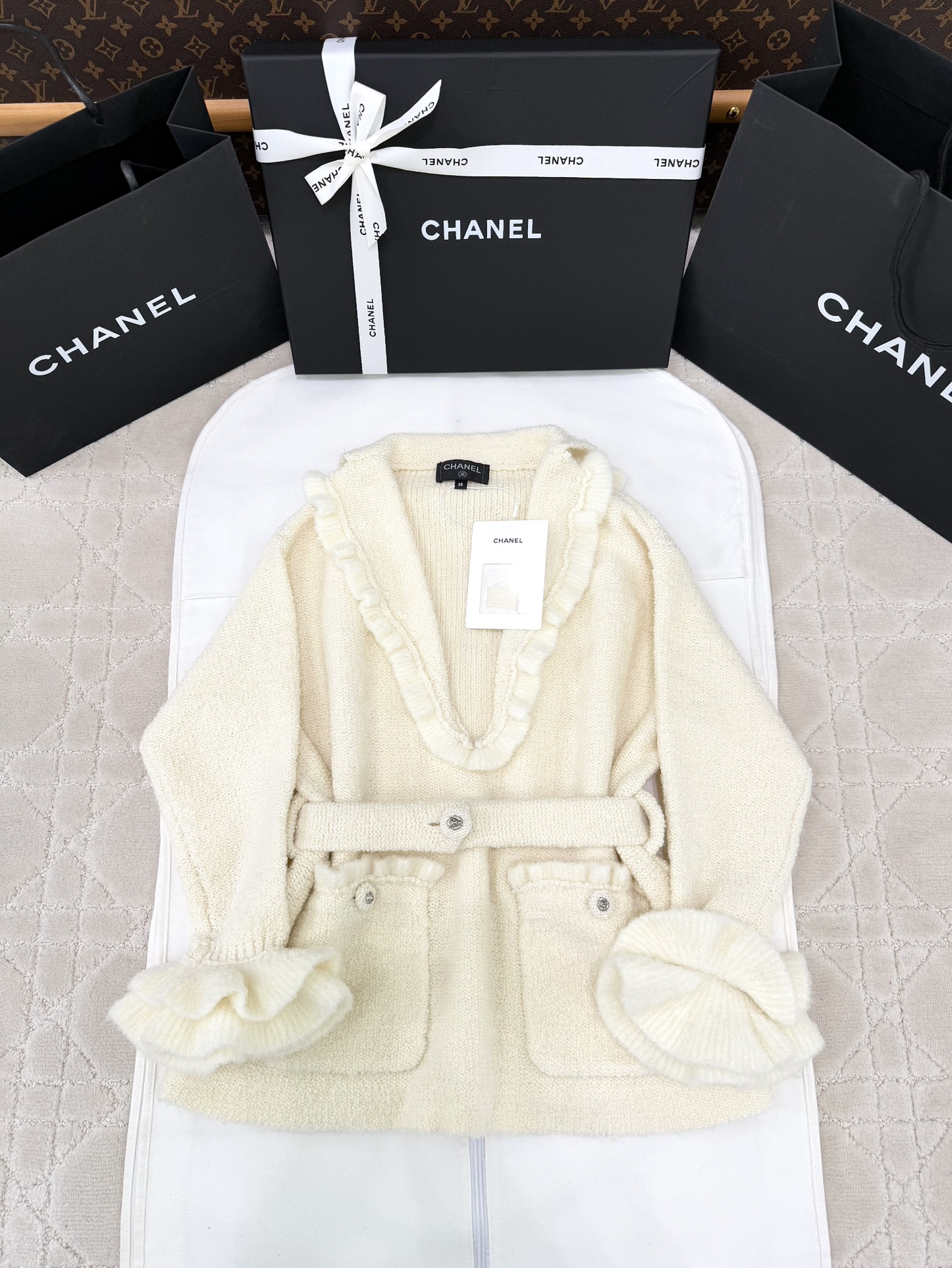 샤넬 자켓 [캐시미어 20% / 울 80%]