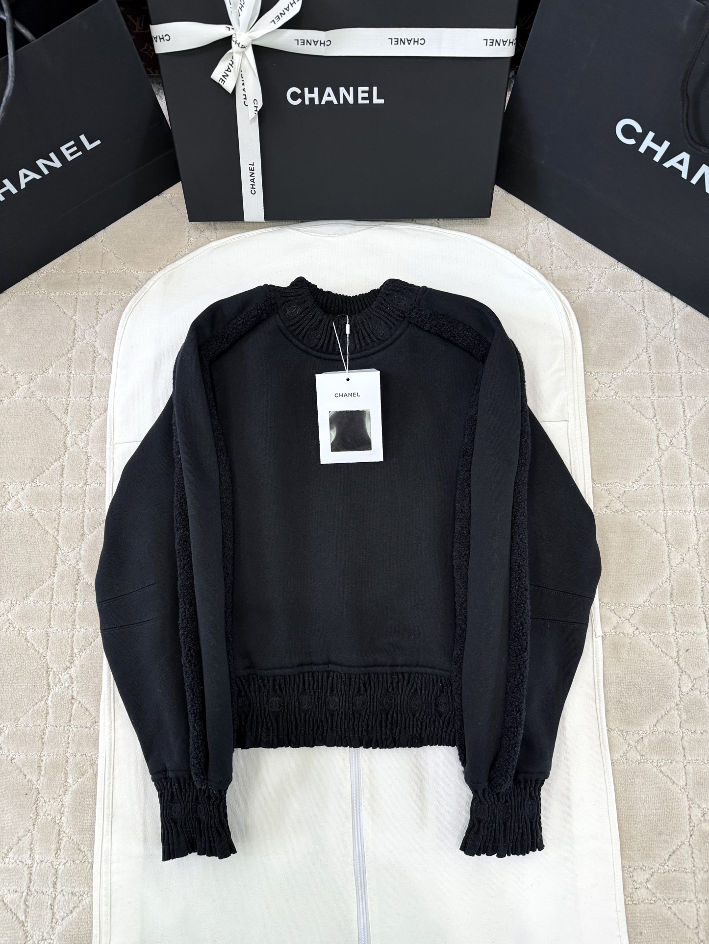 (W) 샤넬 맨투맨