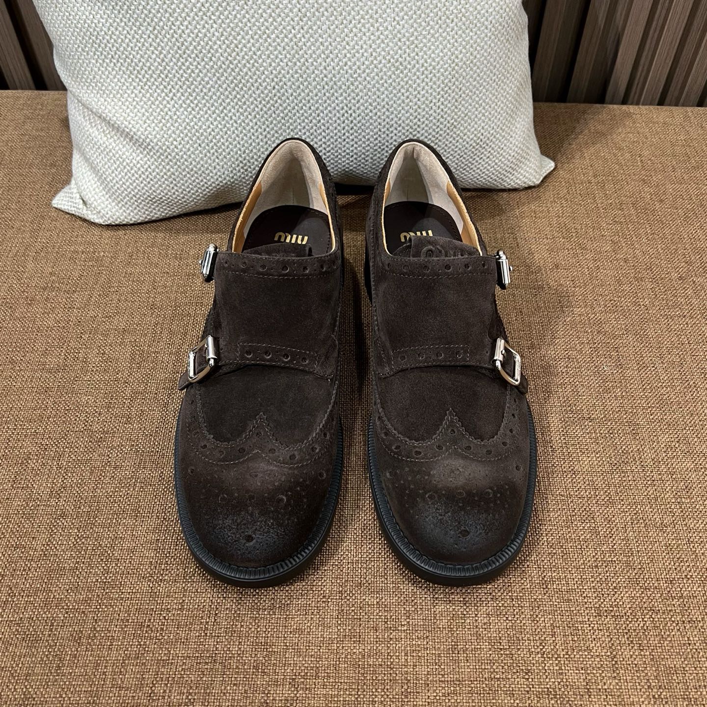 미우미우 로퍼 정품급