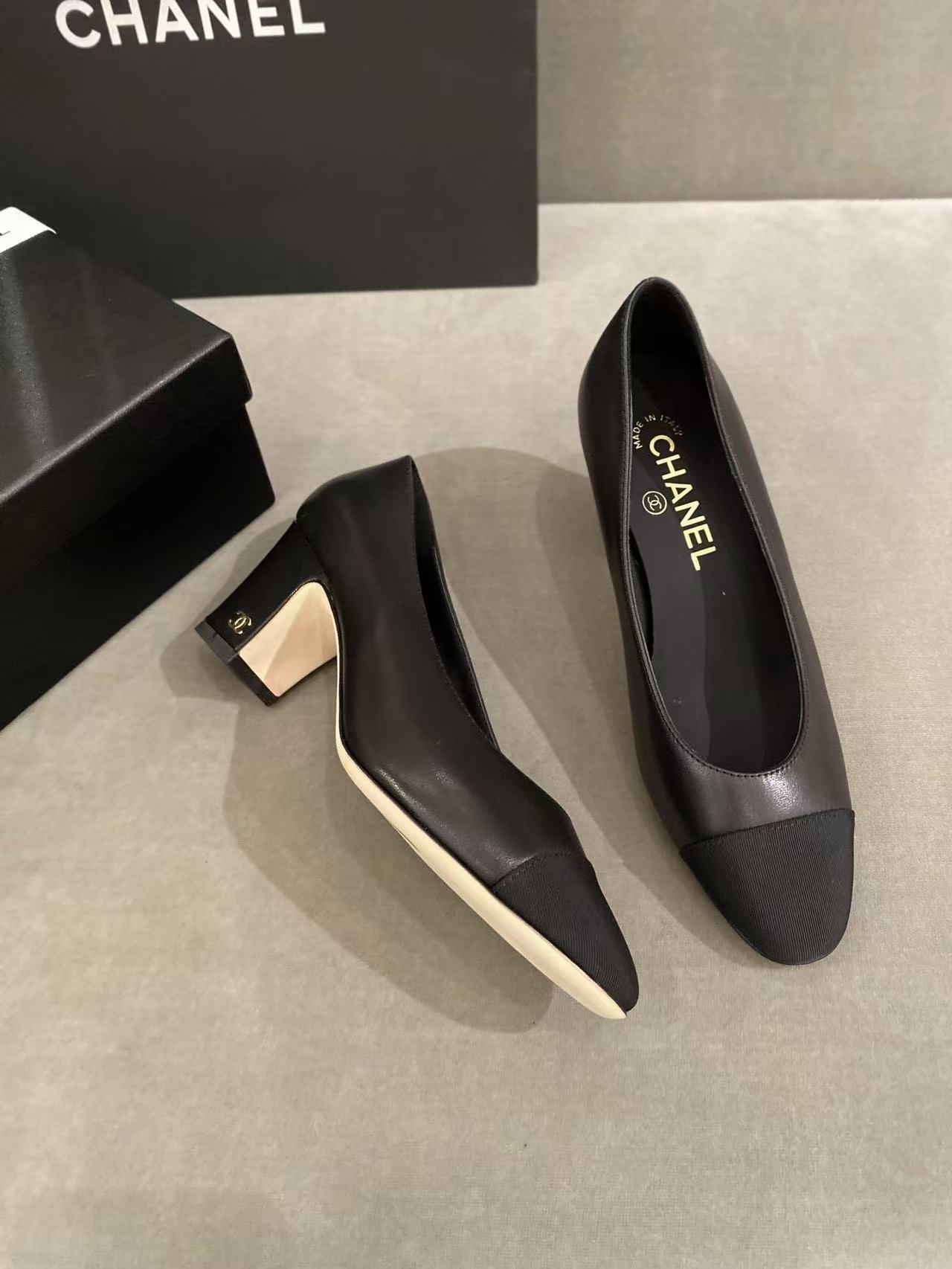샤넬 투톤 통굽 펌프스 굽 6cm