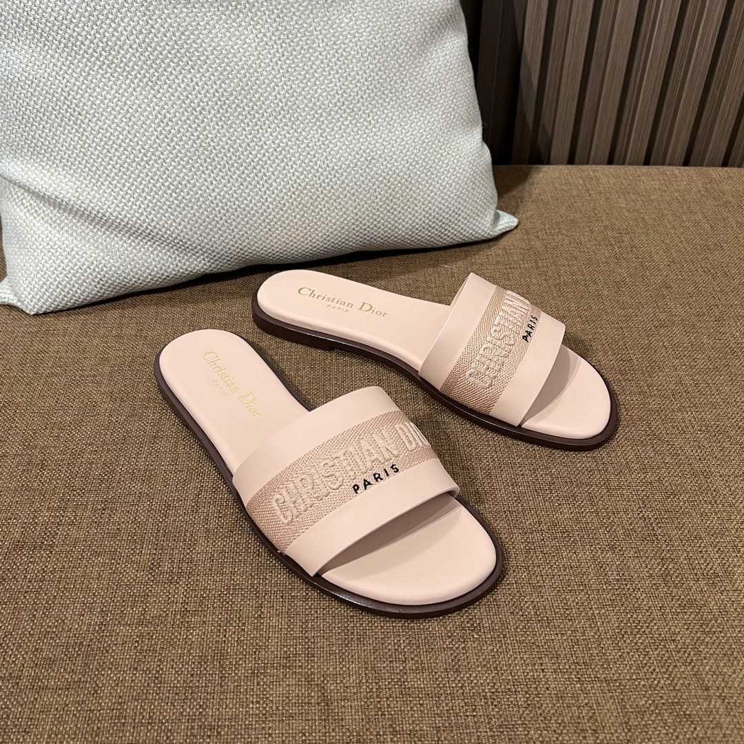 디올 디웨이 슬리퍼 정품급