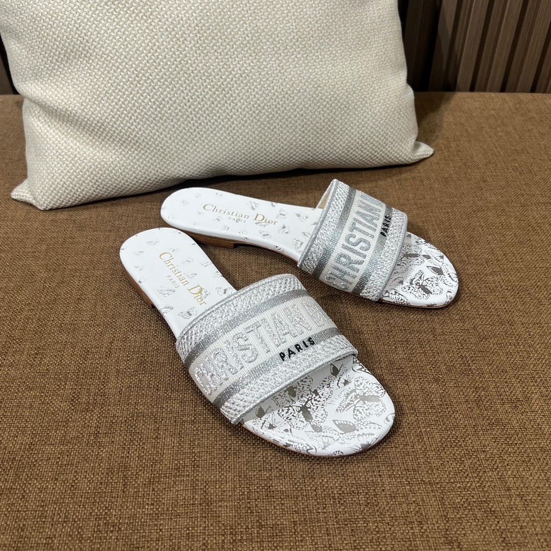 디올 디웨이 슬리퍼 정품급