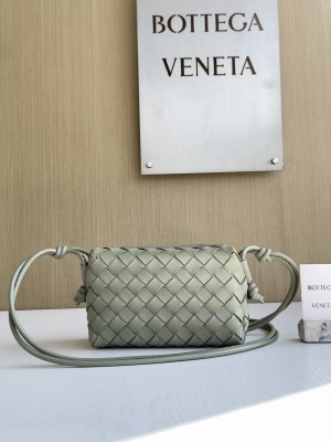 보테가베네타 미니 루프 카메라 백 트래버틴 723547