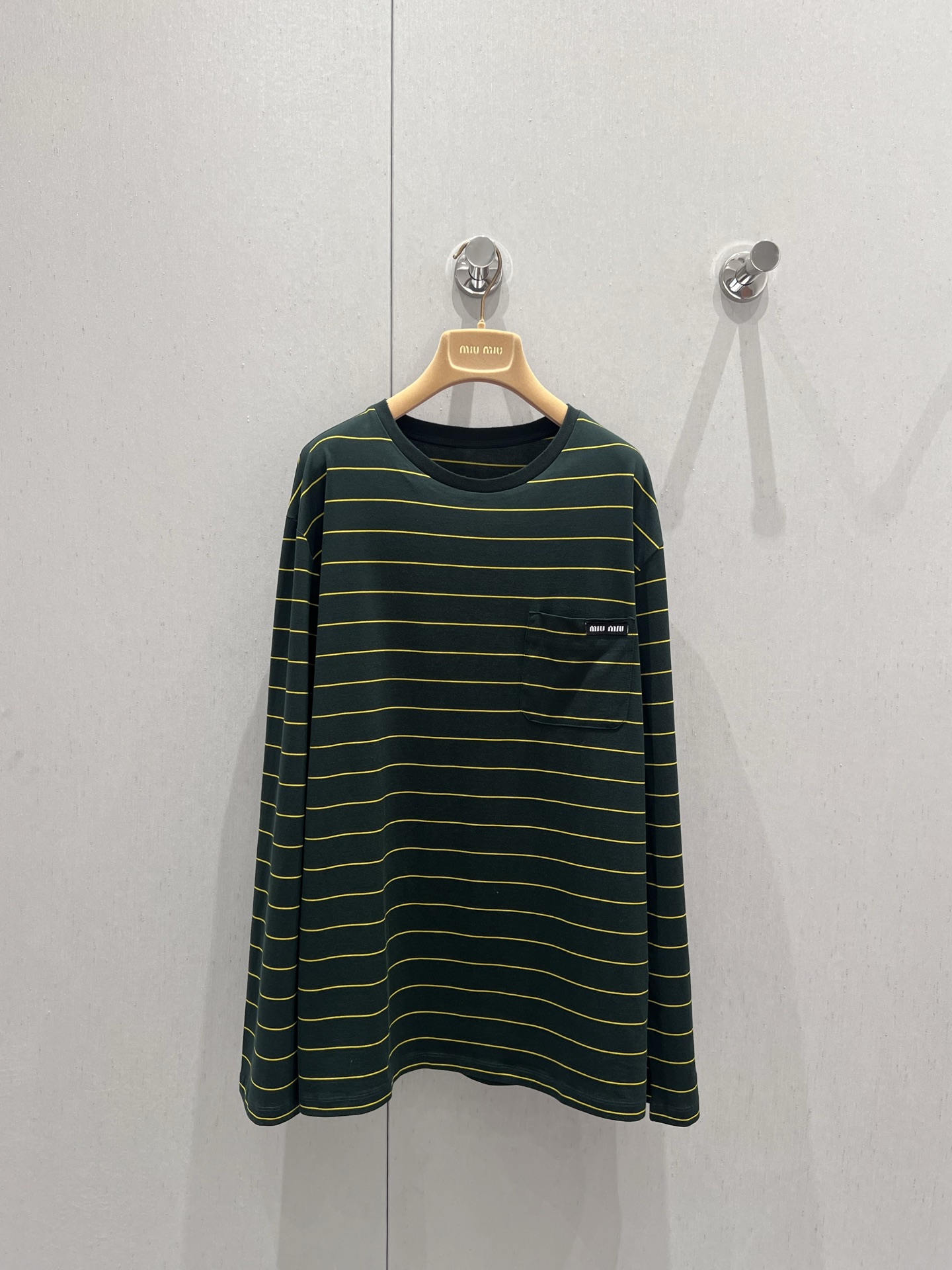 미우미우 맨투맨