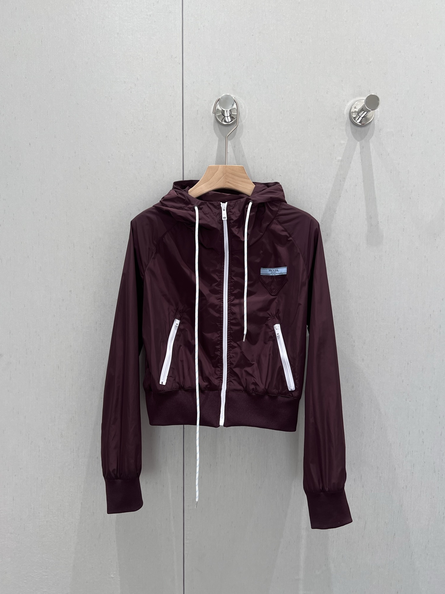 프라다 바람막이