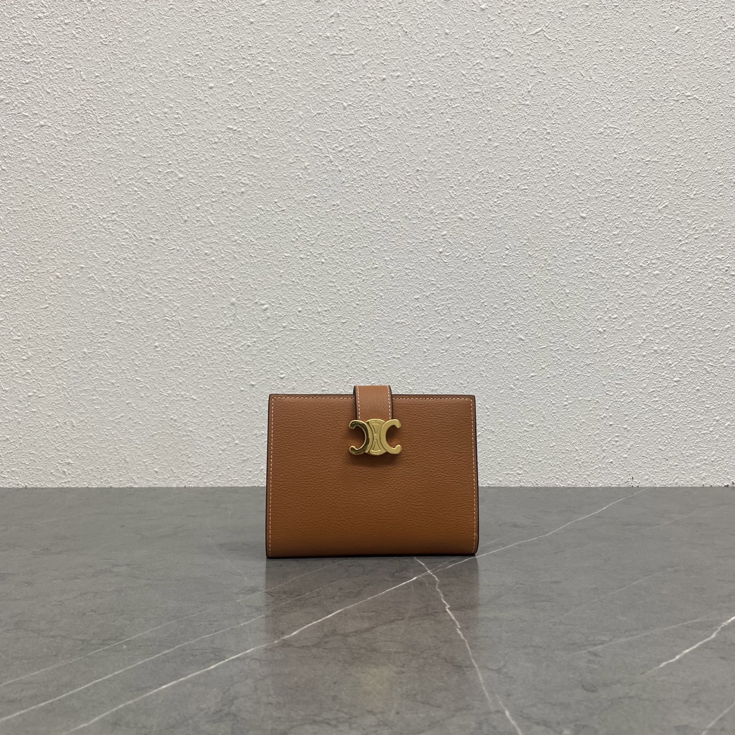 셀린느 미디엄 빅투아르 지갑 100913