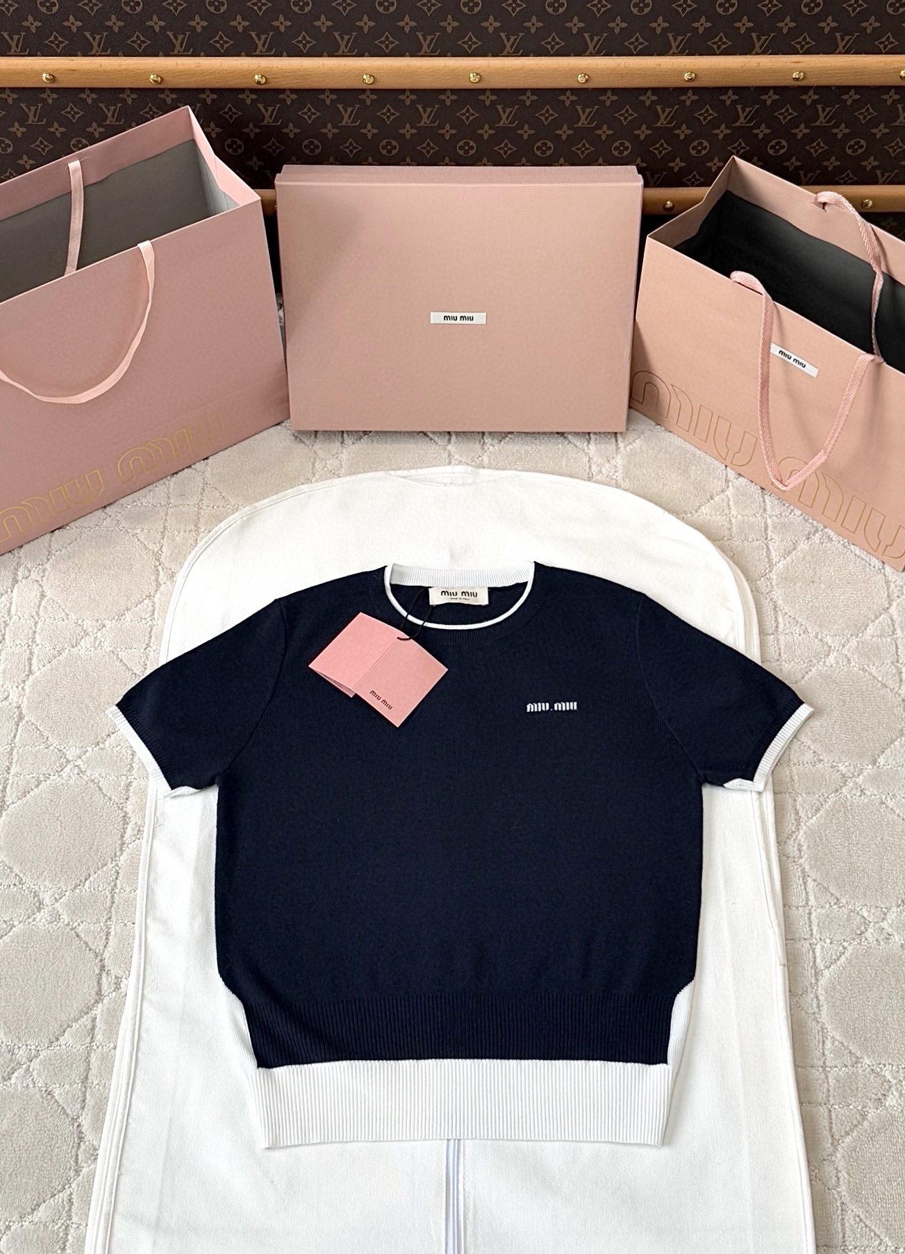 미우미우 반팔티