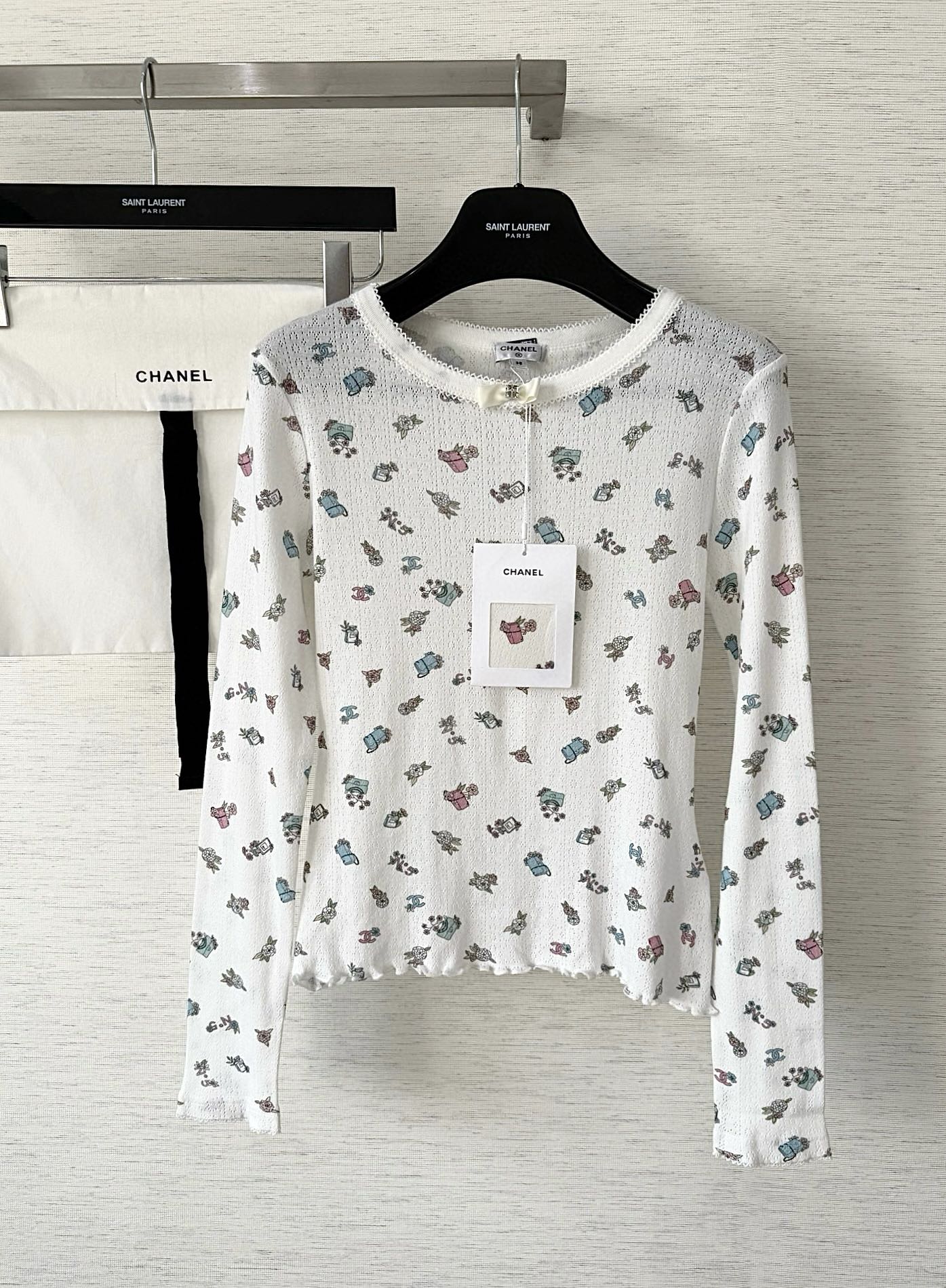 샤넬 퓨어화이트 롱슬리브 코튼