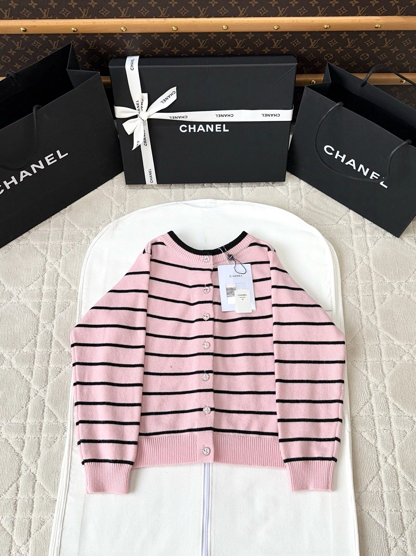 샤넬 25p 스트라이프 가디건