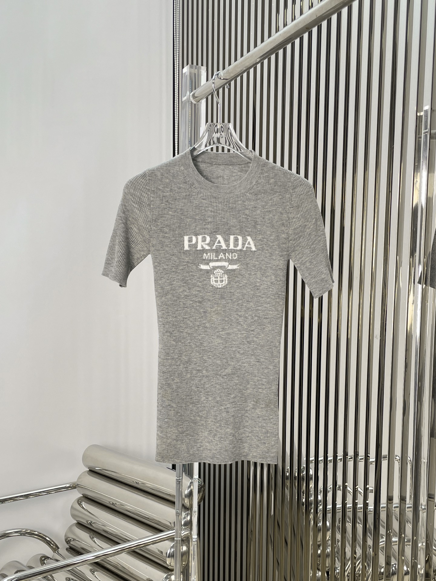 프라다 니트 반팔