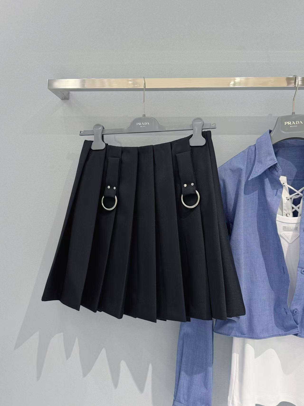 프라다 스커트