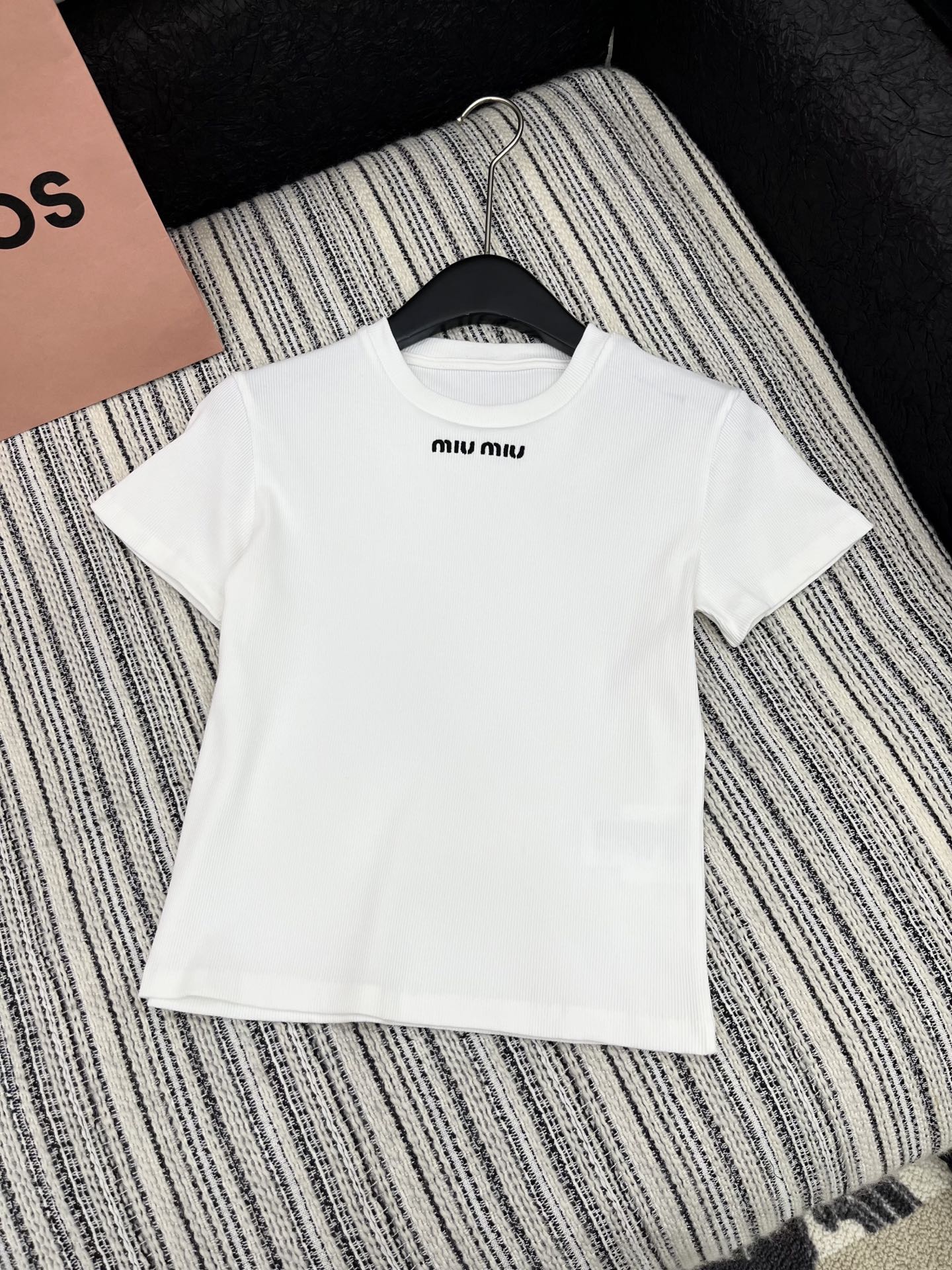 미우미우 반팔티