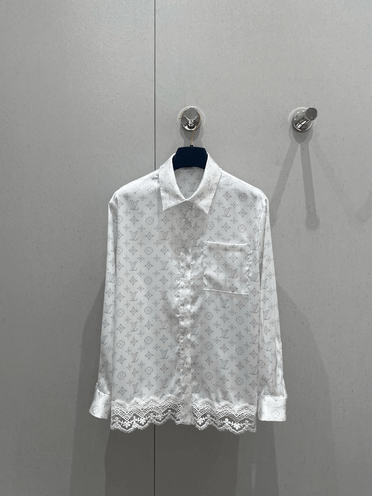 루이비통 25ss 레이스 셔츠 + 반바지