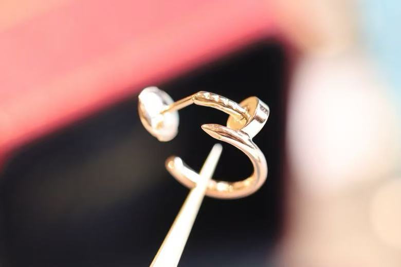 까르띠에 저스트 앵 끌루 이어링