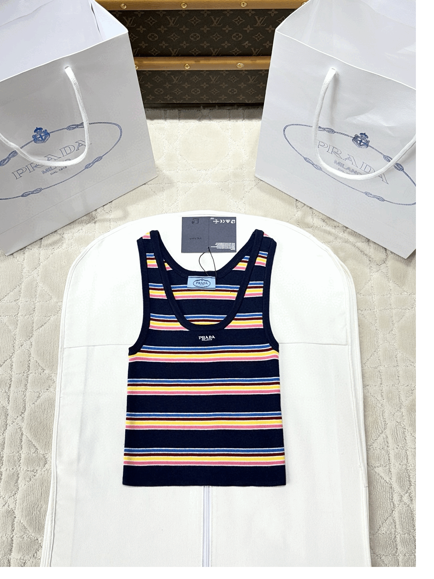 프라다 25ss 스트라이프 나시