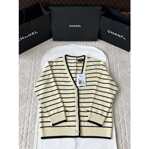 샤넬 25s 스트라이프 v넥 가디건