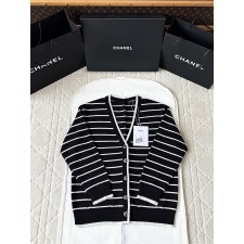 샤넬 25s 스트라이프 v넥 가디건
