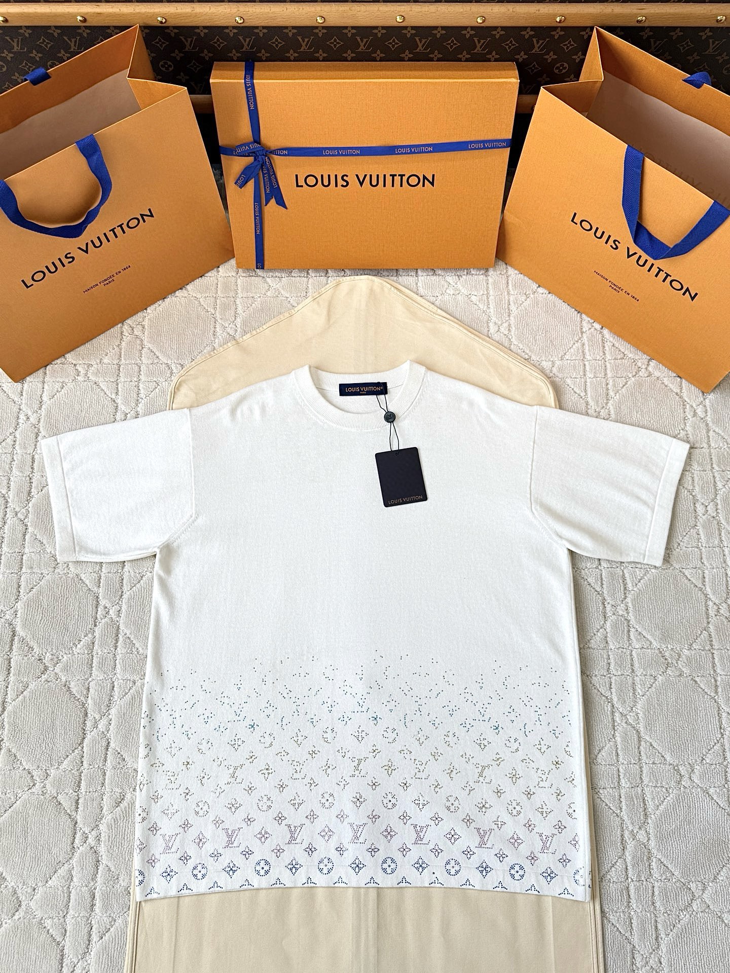 루이비통 반팔티