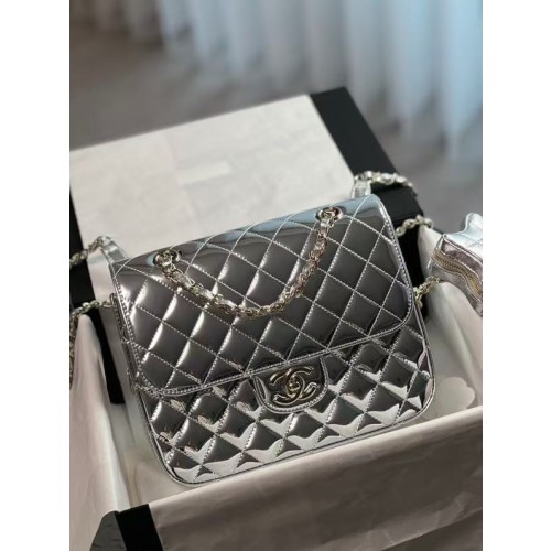 샤넬 메탈 크루즈 백팩 & 스타 코인 펄스