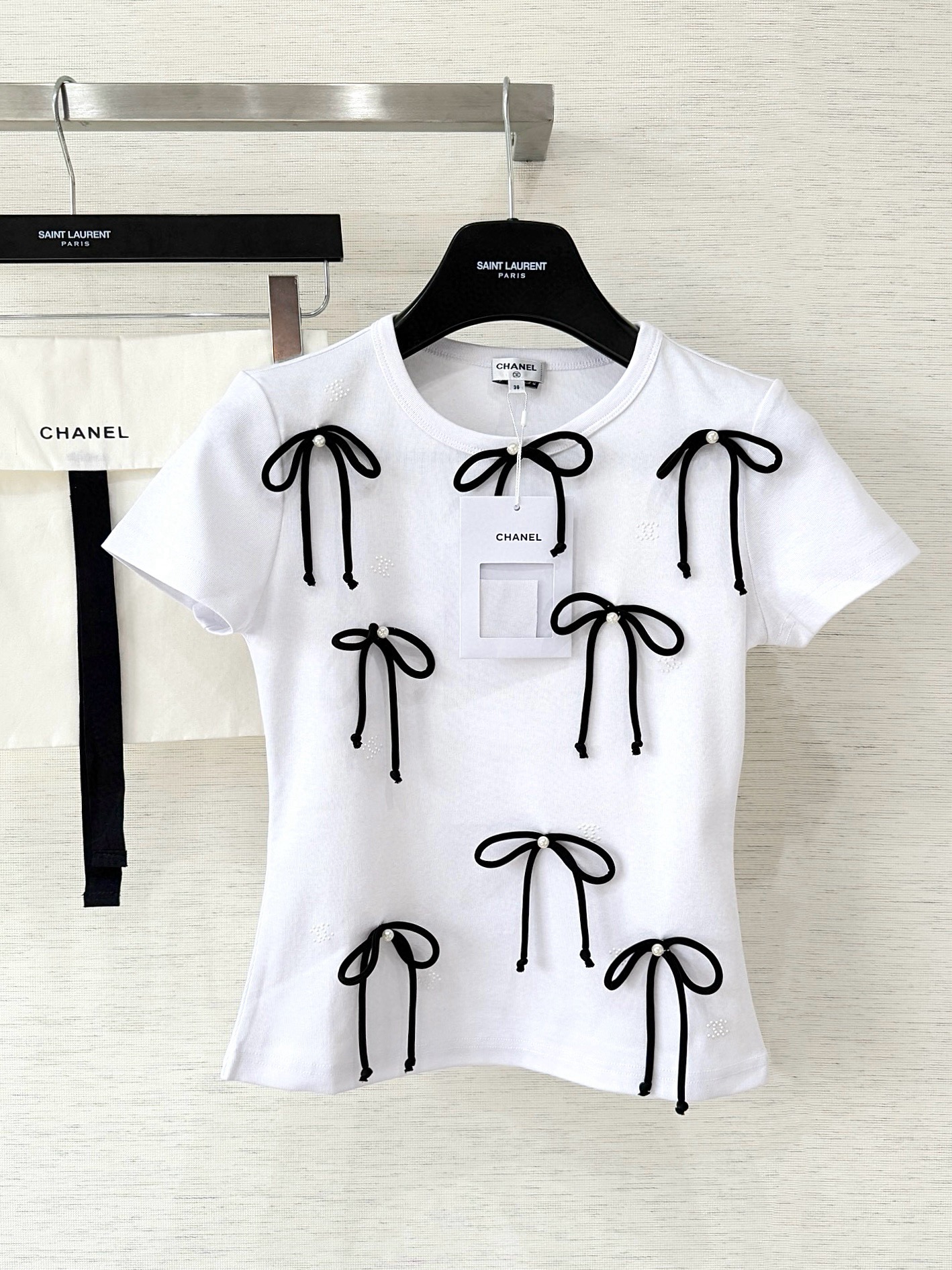 샤넬 25s 리본 프린트 반팔