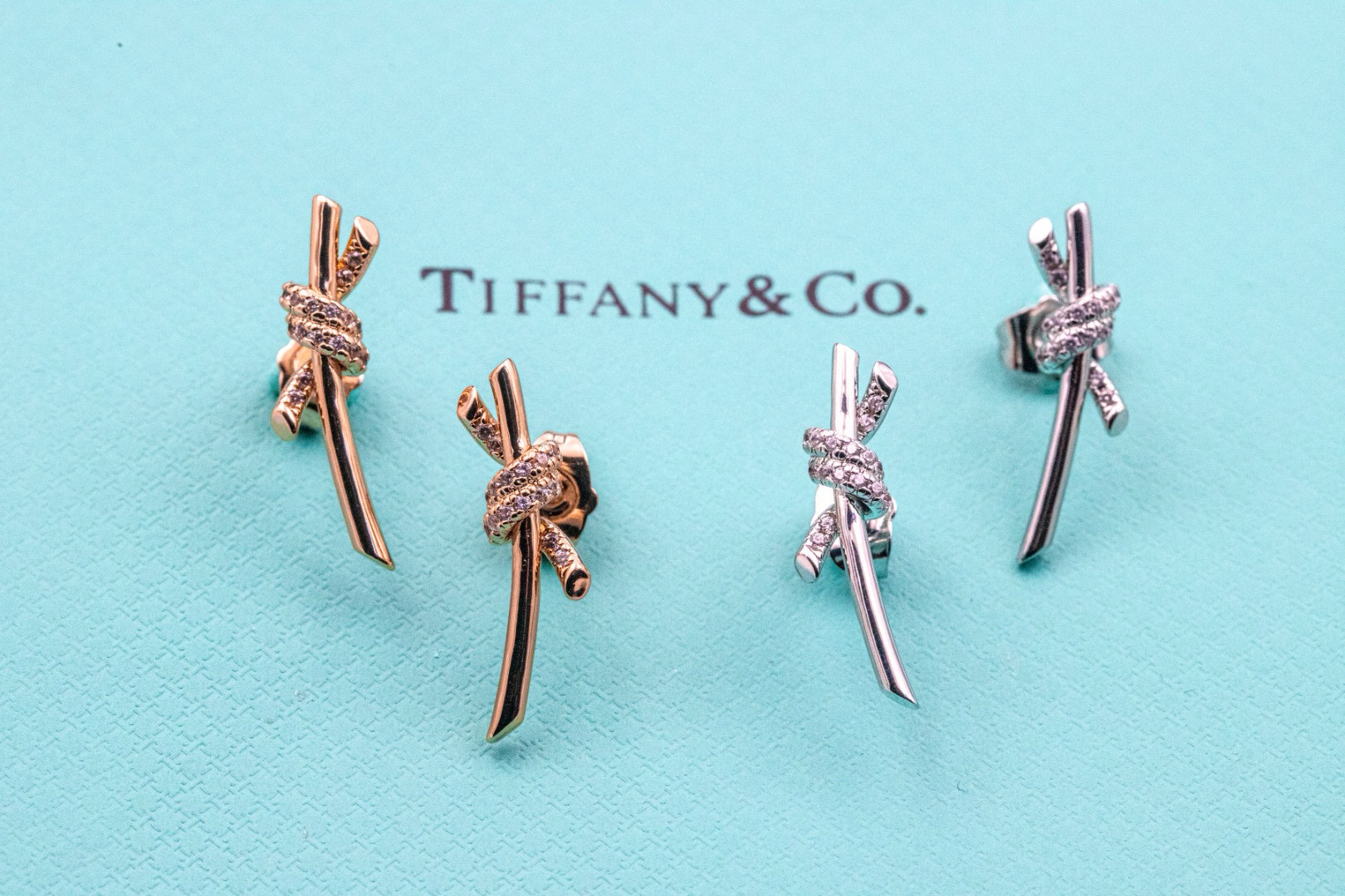 티파니 노트 이어링 하프다이아