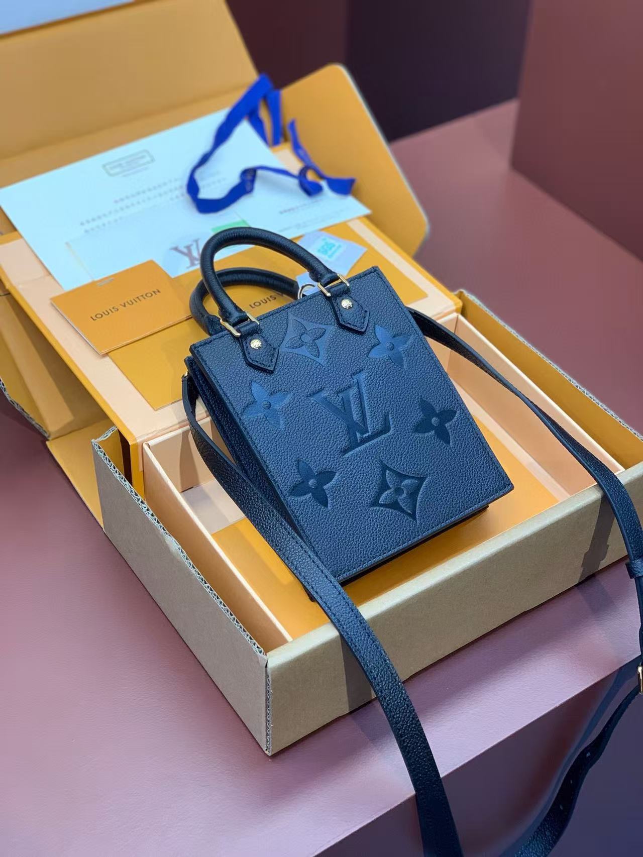 루이비통 쁘띠 삭 플라 미니백