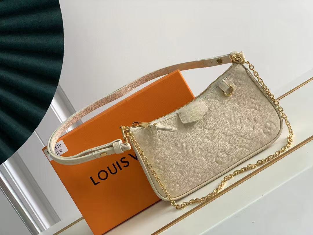 LOUIS VUITTON 루이비통 이지 파우치 온 스트랩 숄더백 M80349