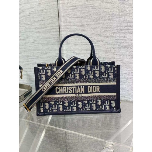 디올 북 토트 이스트 웨스트 스트랩백