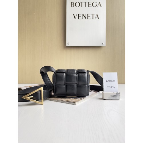 보테가베네타 퍼피 인트레치아토 미니 크로스백 716648