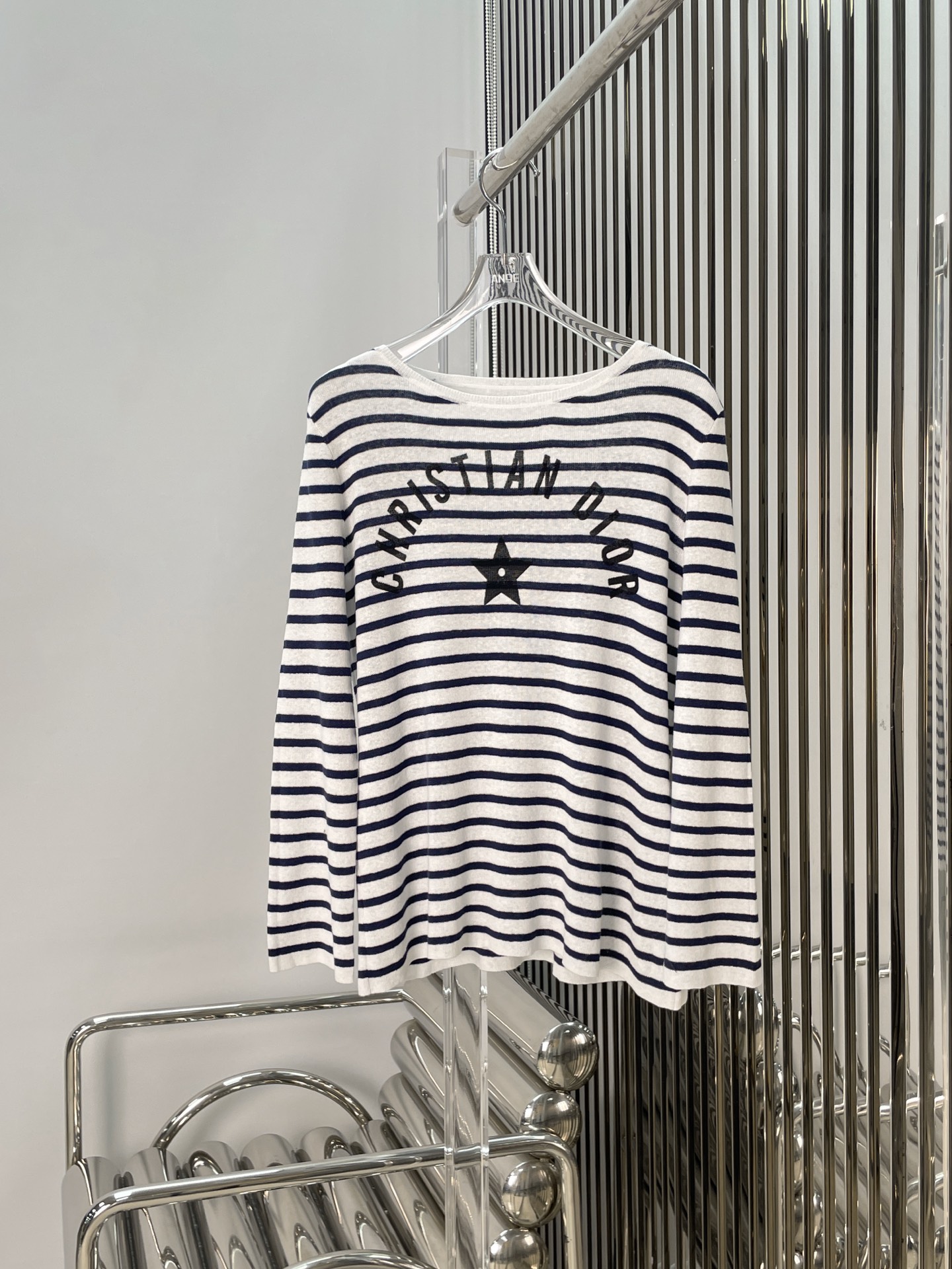 디올 스트라이프 긴팔티