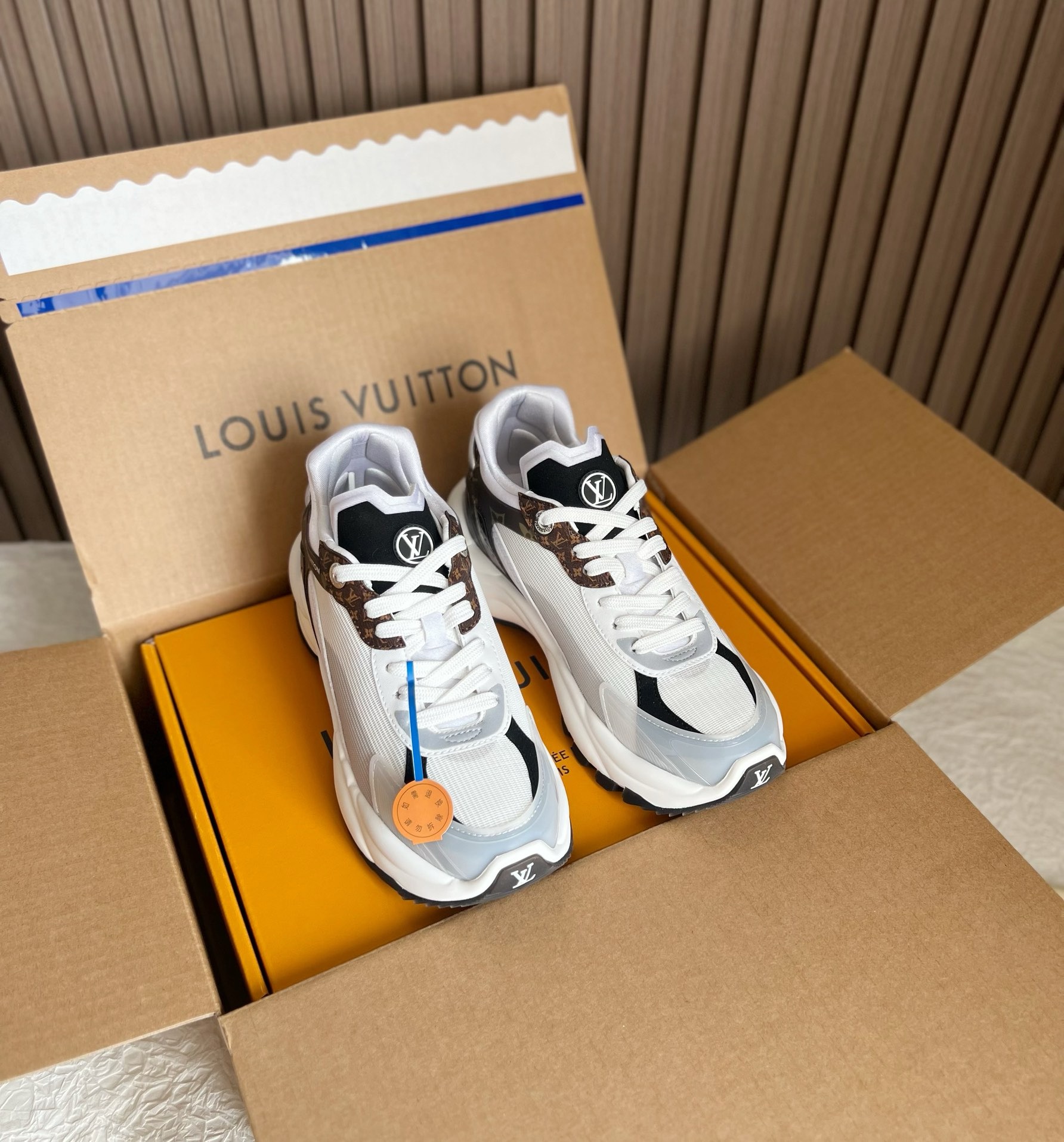 루이비통 런 55 스니커즈 (정품급)