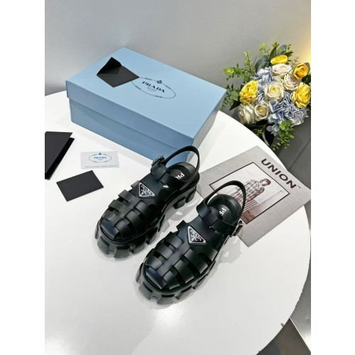 프라다 삼각로고 러버 샌들