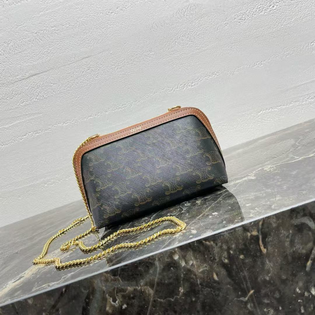 셀린느 트리오페 체인 클러치백