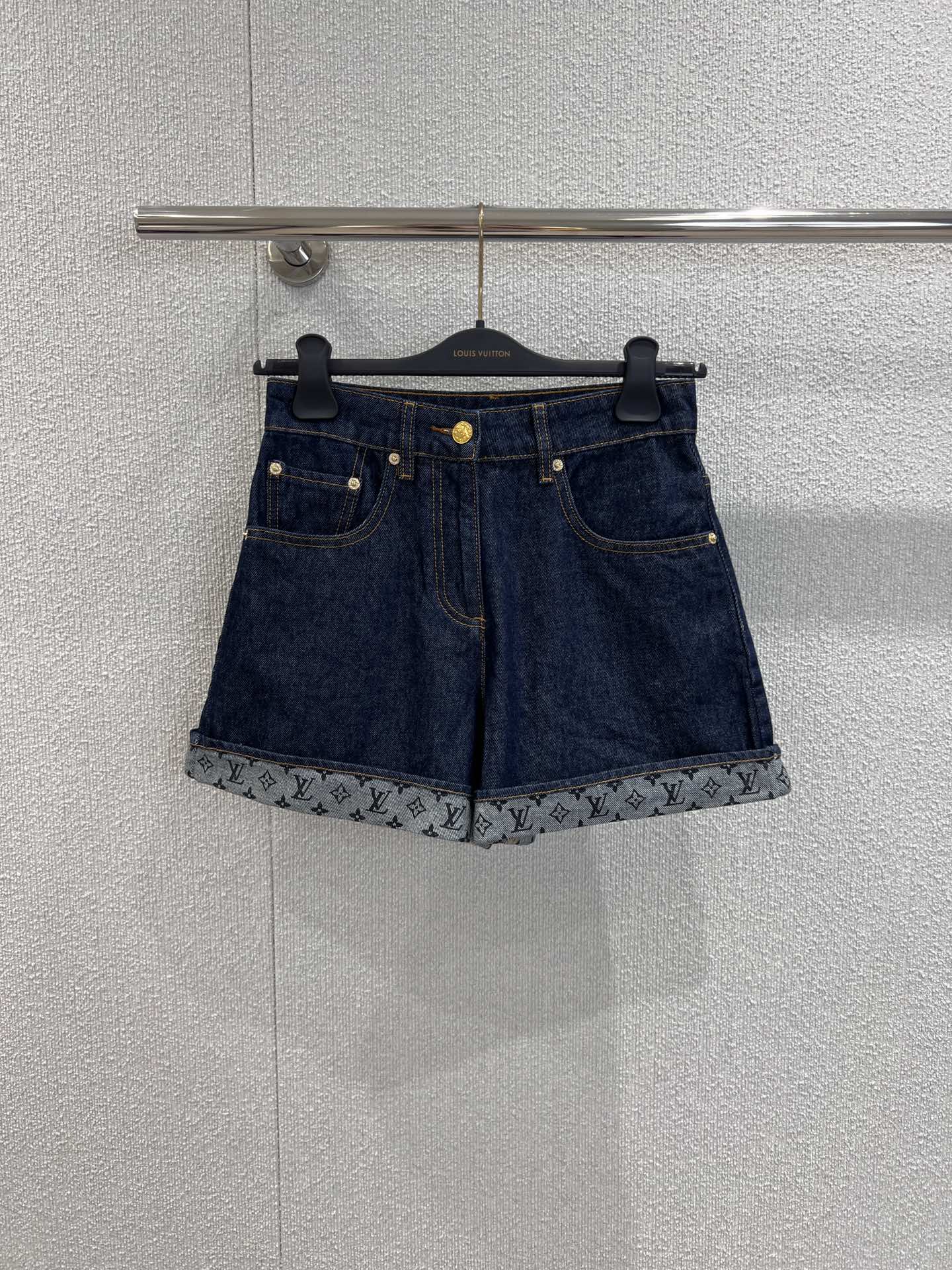 루이비통 25ss 데님 미니 스커트