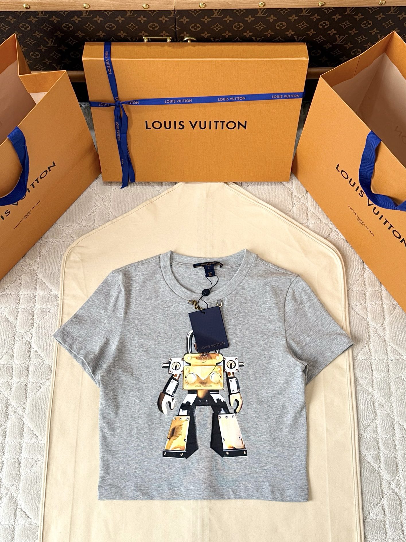 루이비통 로봇 크롭 톱