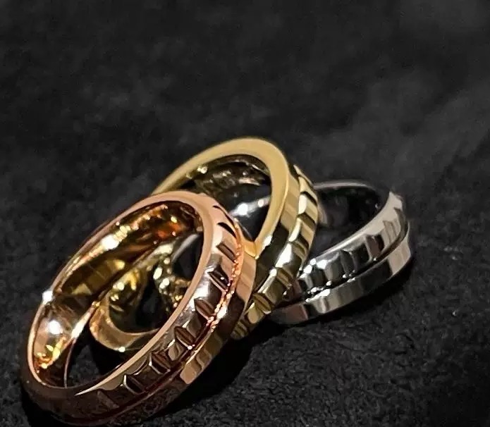 부쉐론 콰트로 레디언트 에디션 웨딩 밴드