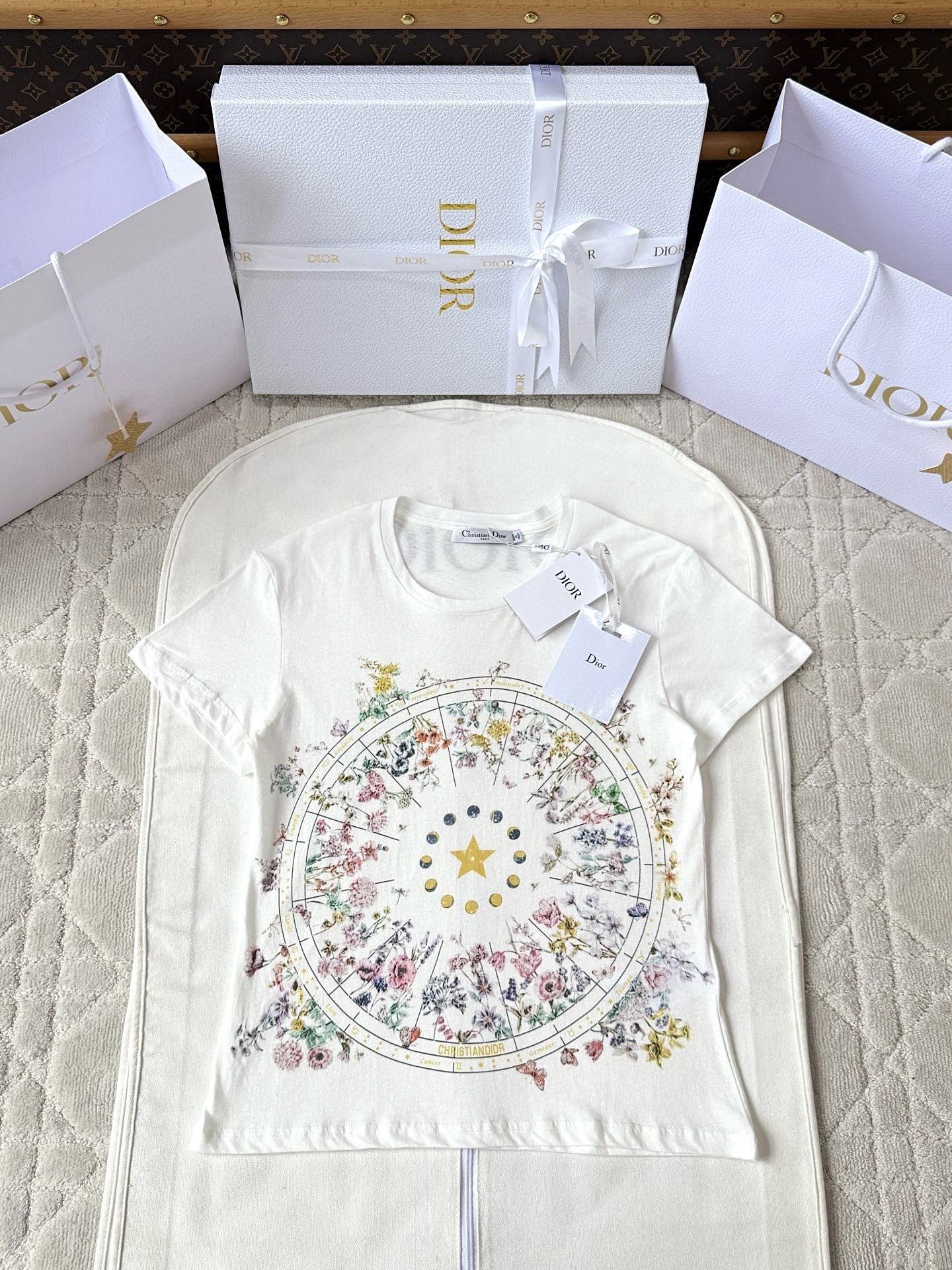 디올 프린트 반팔 티셔츠