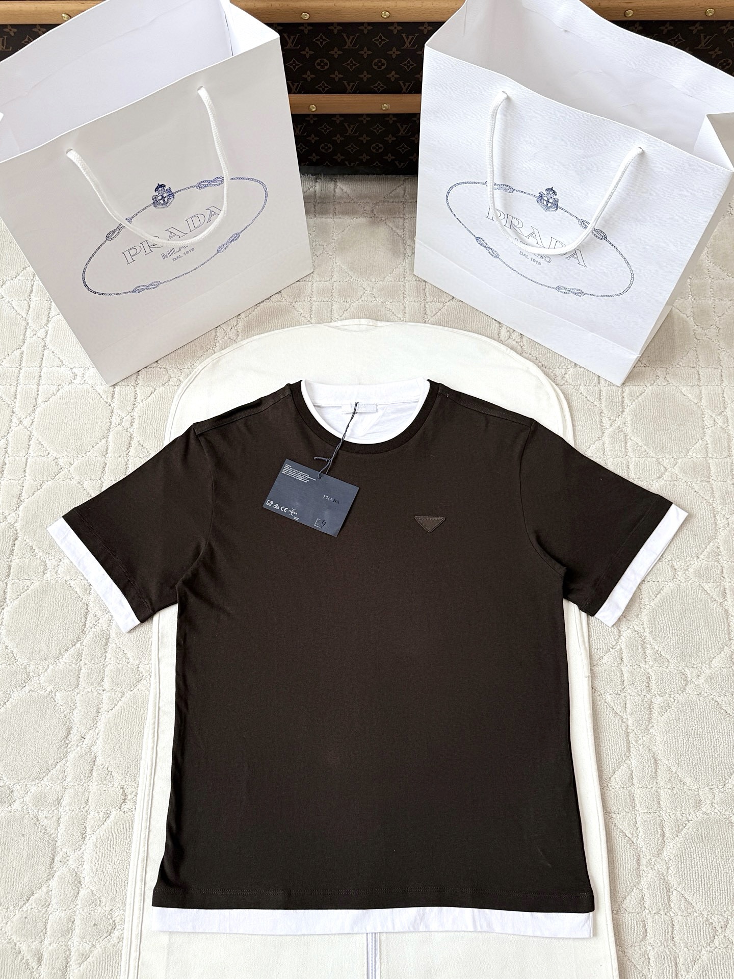 프라다 25ss 반팔티